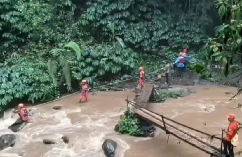 Pegawai Kominfo Badung Hilang Terseret Arus Air Terjun Nungnung, Hingga Saat Ini Belum Ditemukan