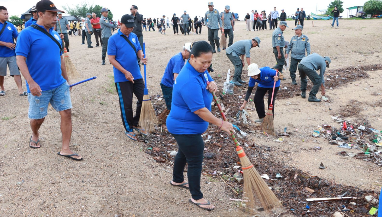 Pemkot Denpasar Gelar Aksi Bersih Pantai dan Tanam Pohon di Sanur ...