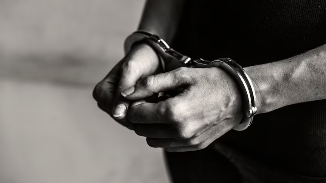 Polres Gresik Ciduk Admin Grup 'Cinta Sedarah' di Bali, Konten Berbau Pornografi!