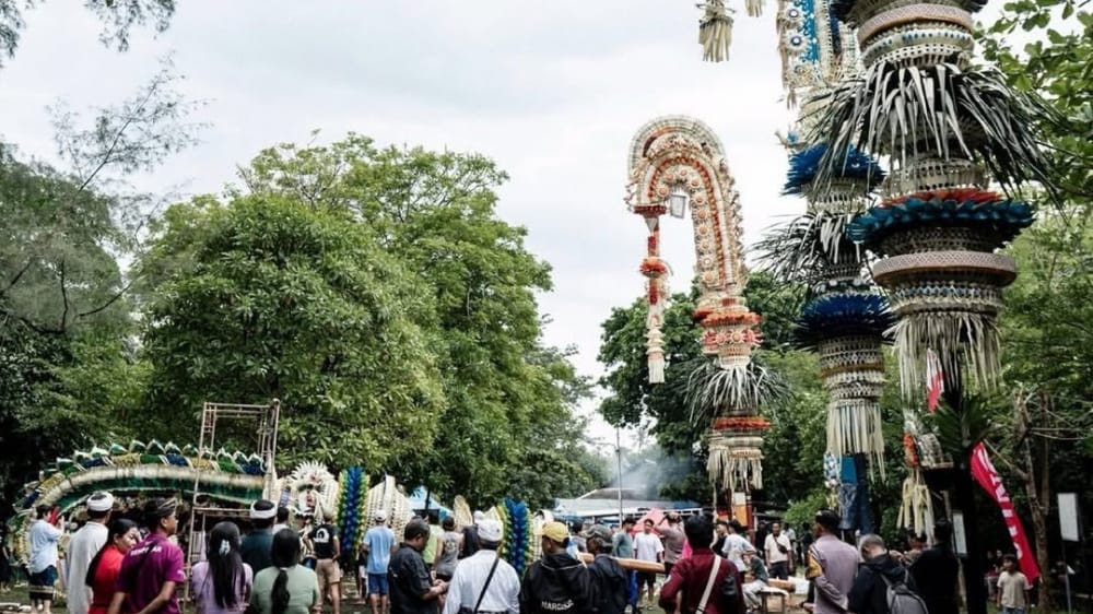 Dukung Kreativitas Pemuda, BTID Jadi Sorotan di Festival Penjor Serangan 2025