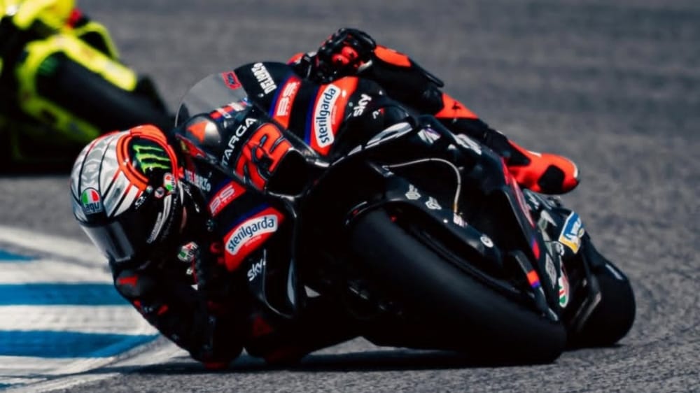 Bezzecchi Rebut Pole Position MotoGP Thailand 2026, Marc Marquez Start dari Baris Depan