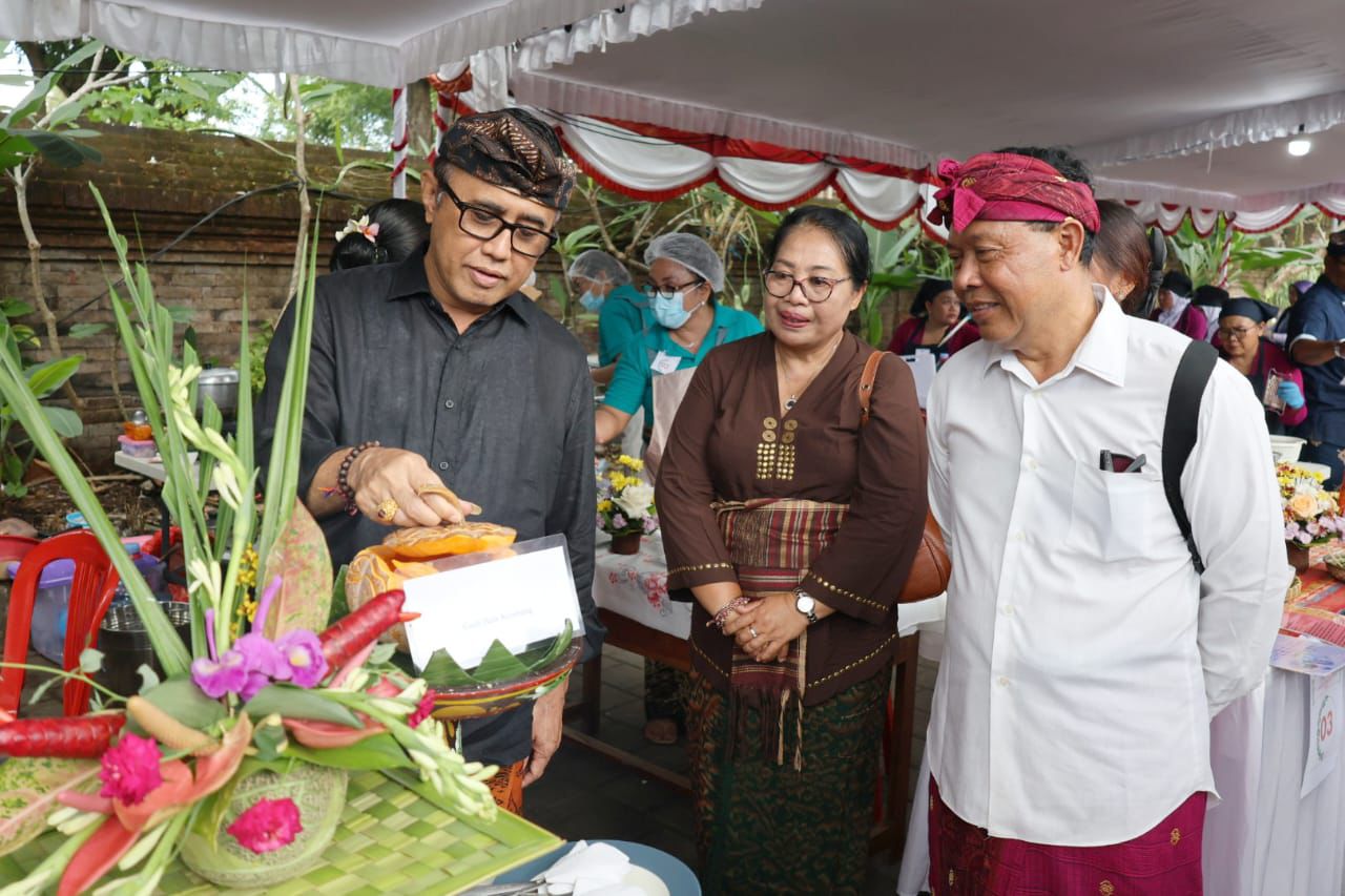 Wali Kota Denpasar Tinjau Bulan Bhakti Gotong Royong: Ini Harus Diterapkan dalam Keseharian