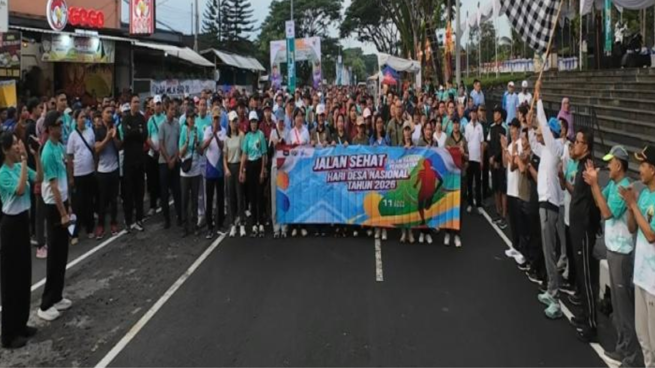 Bupati Karangasem Ikut Aksi Jalan Santai Dalam Rangkaian Peringatan Hari Desa Nasional 2026