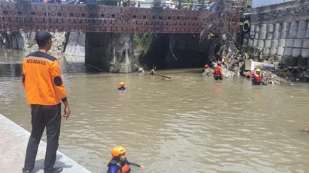 Memancing Semalaman, Seorang Pria Diduga Terseret Arus Sungai Tukad Badung
