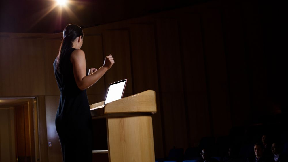 Cara Latihan Public Speaking yang Efektif untuk Pemula