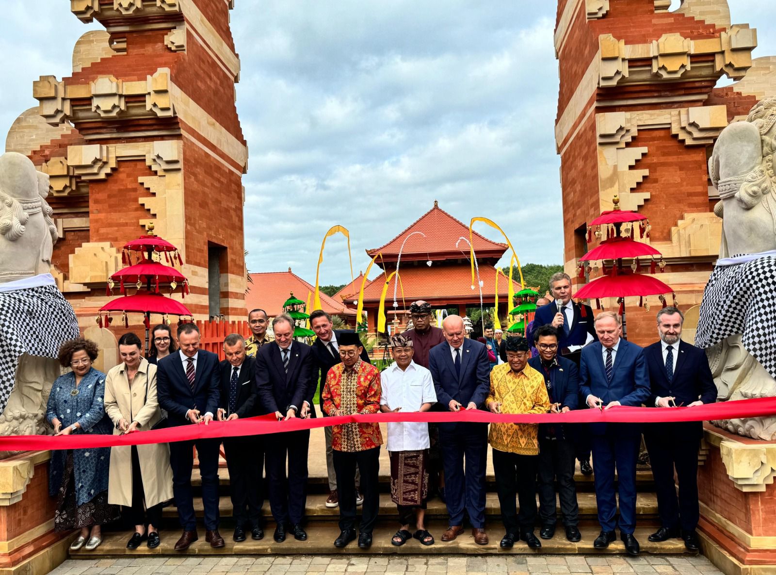 Gubernur Koster Sebut Pembangunan Taman Budaya Bali Indah di Polandia Libatkan 100 Pekerja dan Arsitek Lokal