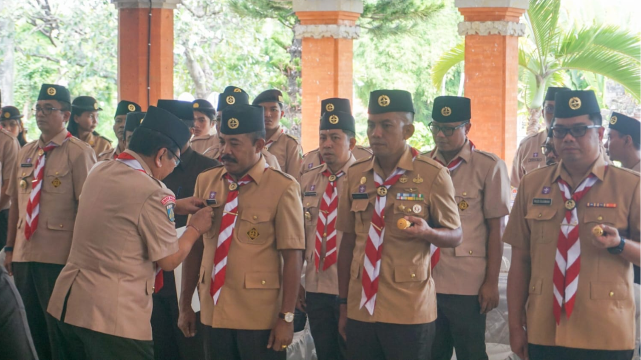 Camat Banjar Hadiri Pelantikan Pengurus Kwarcab Gerakan Pramuka Buleleng Masa Bakti 2025–2030