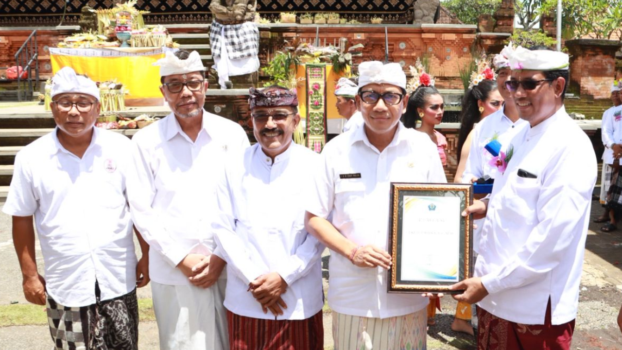 Sekda Eddy Mulya Hadiri Upacara Majaya-Jaya Bendesa dan Prajuru di Kota Denpasar