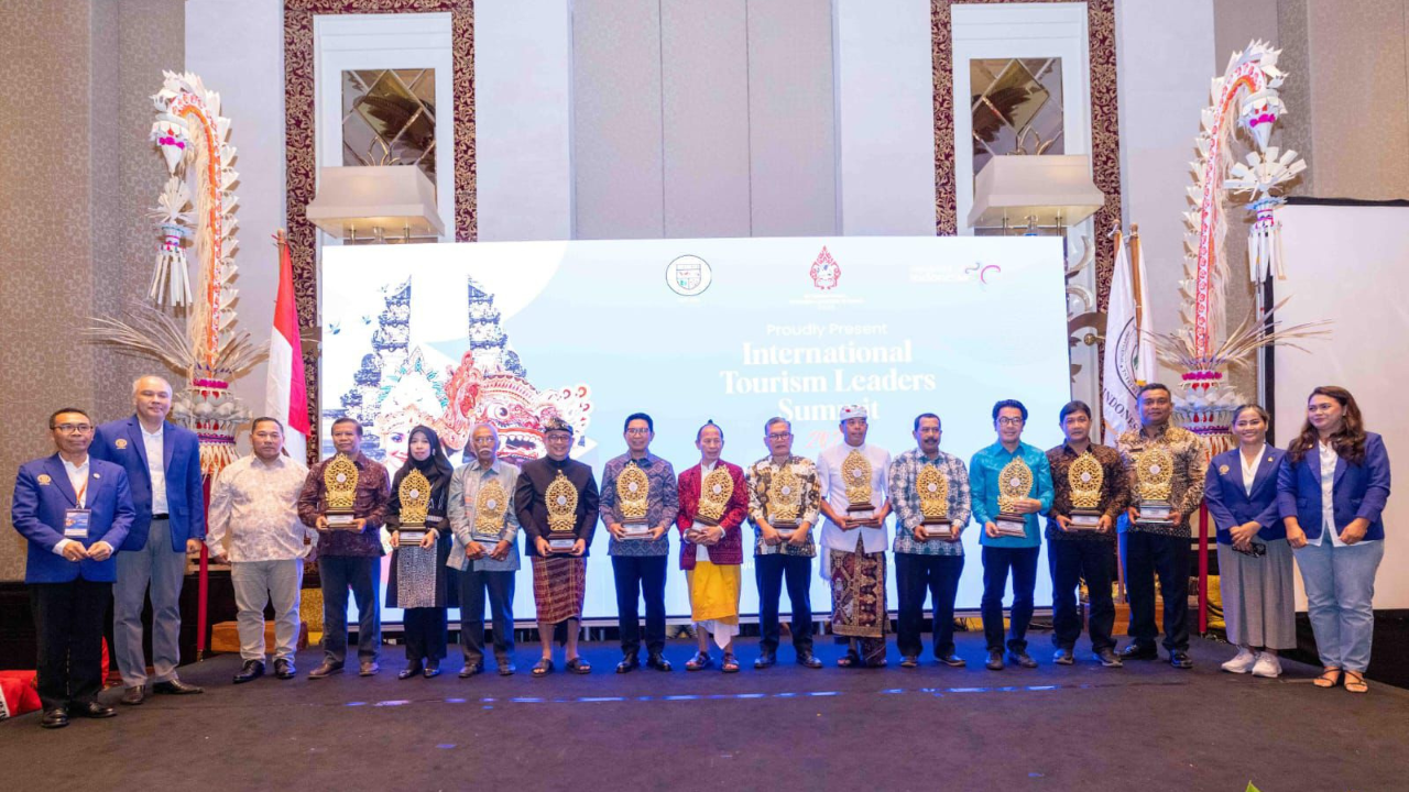 IHGMA Bali Beri Penghargaan Bagi 12 Tokoh dalam ITLS 2025 
