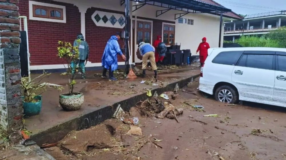 Hujan Lebat Sebabkan Banjir dan Longsor di Pancasari Buleleng, 47 KK Terdampak