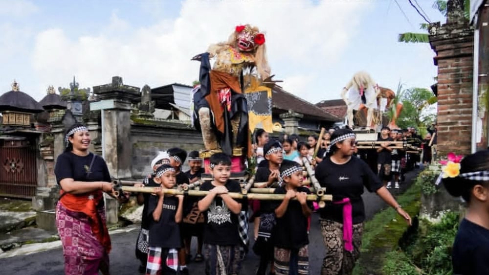 Pawai Ogoh-Ogoh SD No 3 Blahkiuh Jadi Media Edukasi Budaya bagi Siswa