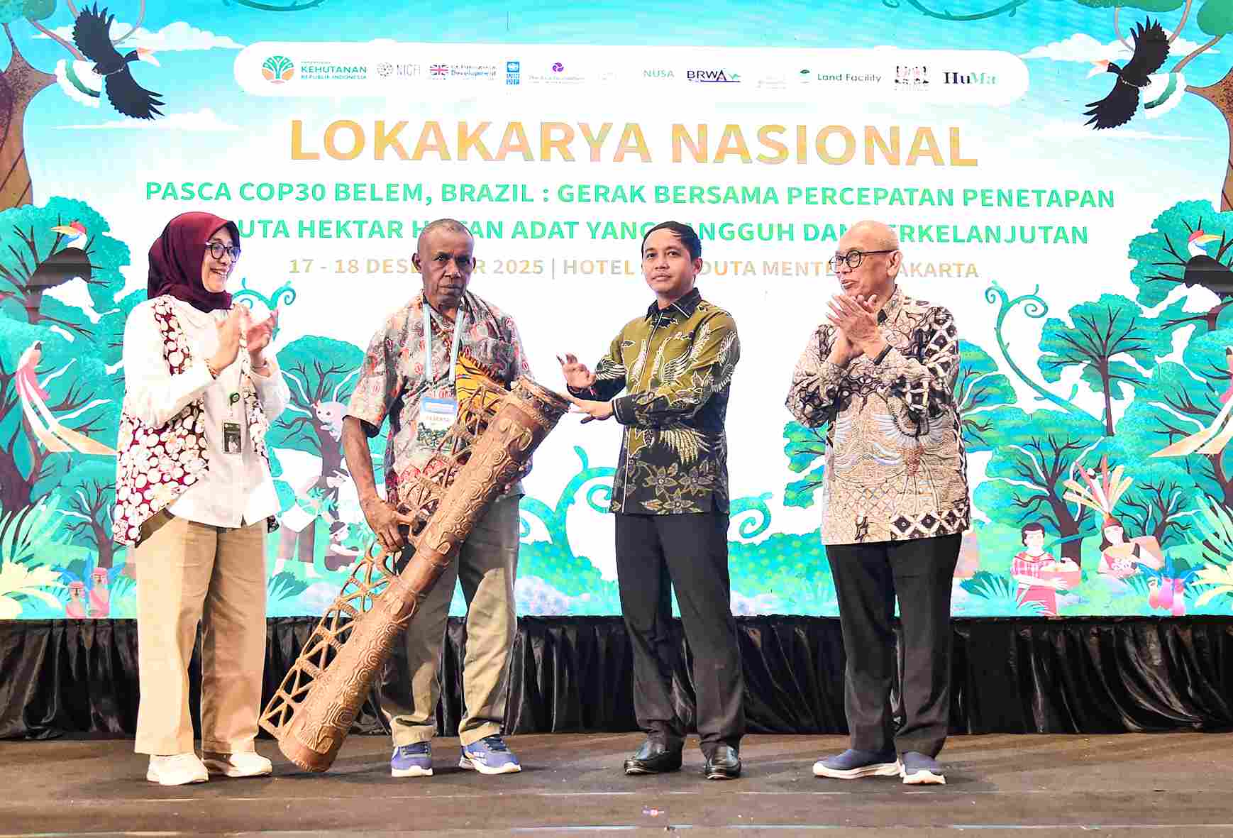 Percepatan 1,4 Juta Hektare Hutan Adat, Menhut Raja Antoni Tegaskan Perubahan Cara Berpikir Kelola Hutan