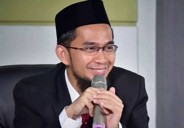 Sholat Idul Adha Jatuh pada Hari Jumat, Mana yang Diwajibkan Terlebih Dahulu? Ini Penjelasan Ustaz Adi Hidayat