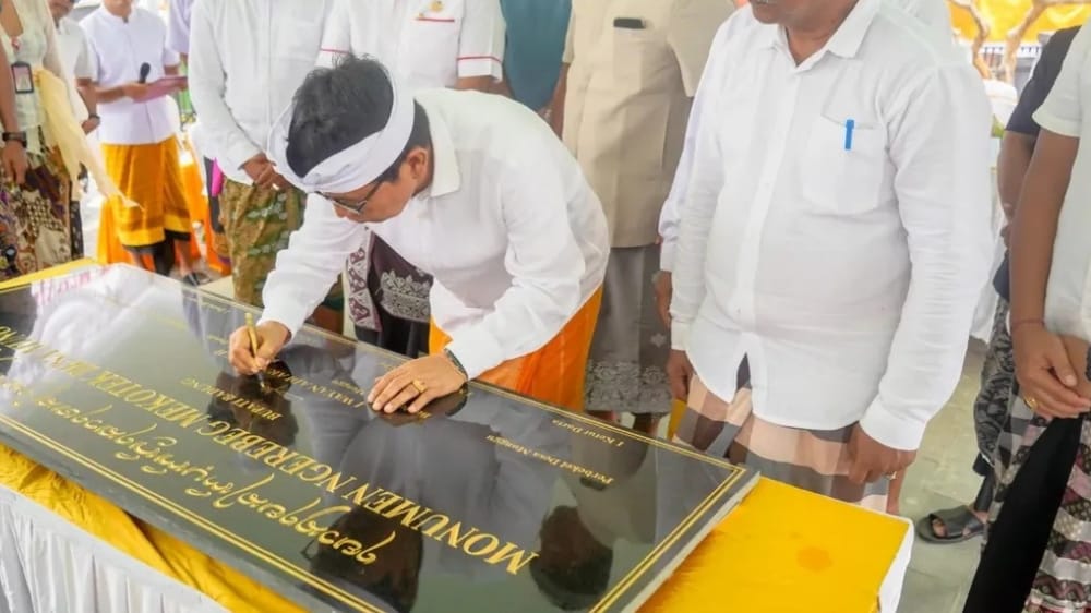 Bupati Adi Arnawa Resmikan Taman Mekotek, Ikon Baru Wisata Budaya di Munggu