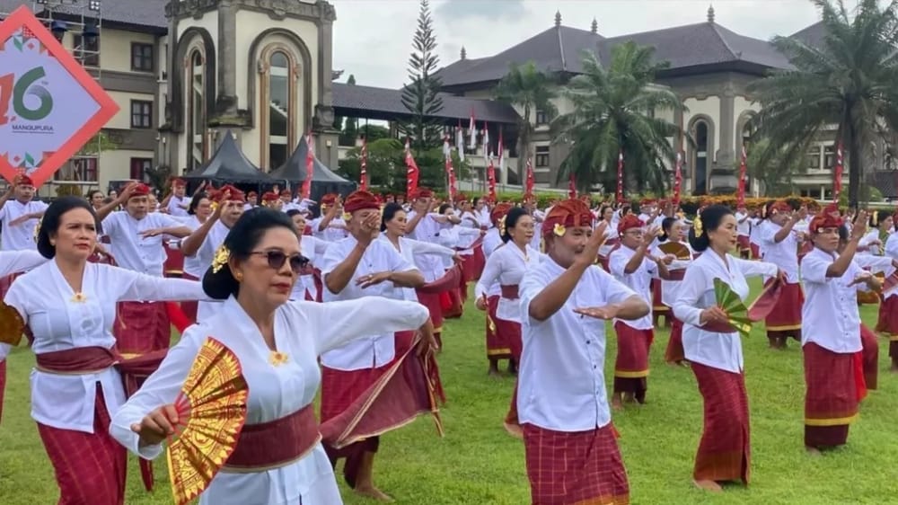 HUT Mangupura ke-16 Dimeriahkan Aksi Janger Kolosal Para Lansia