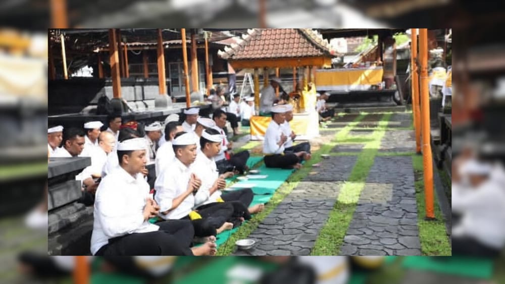 Polda Bali Gelar Doa Bersama Peringati HUT Reserse Polri ke-78 di Pura Linggarcana