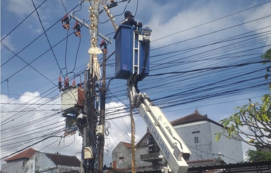 Pemkot Denpasar: Lampu Penerangan Jalan Akan Diganti dengan LED Demi Kenyamanan Pengendara