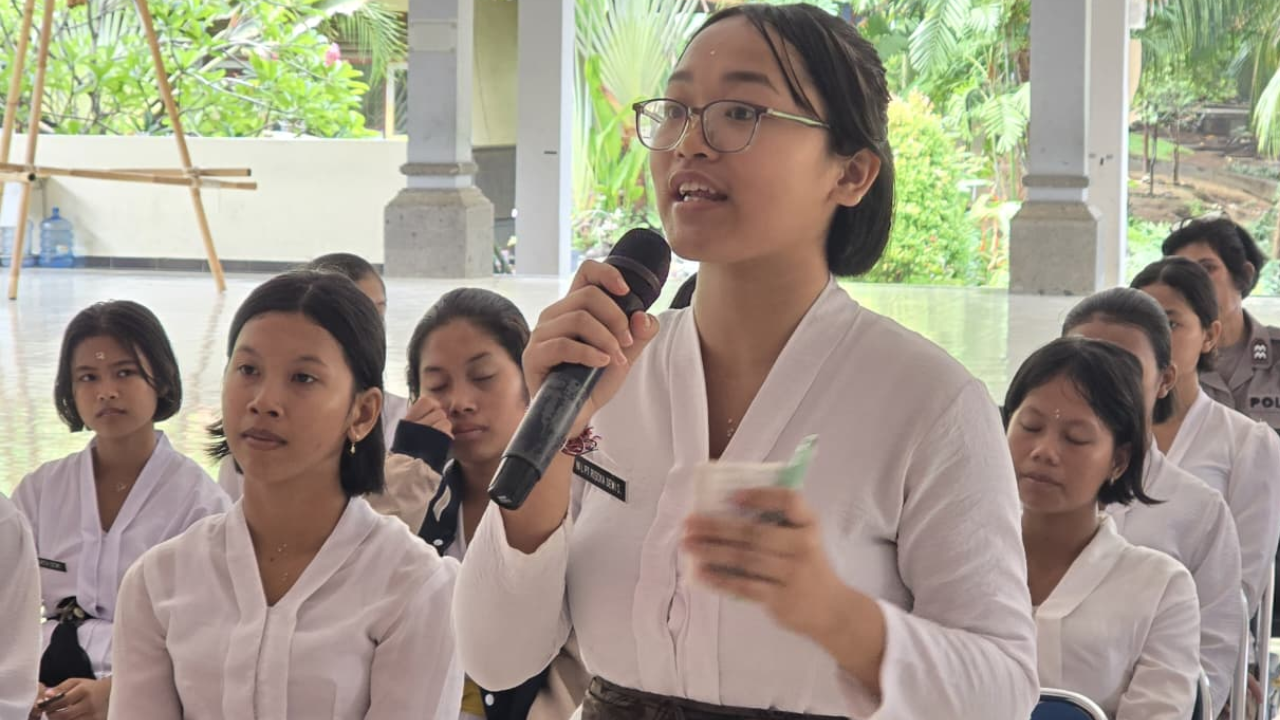 Kesbangpol Buleleng Gelar Sosialisasi Wawasan Kebangsaan dan Bahaya Narkoba di SMA Negeri Bali Mandara