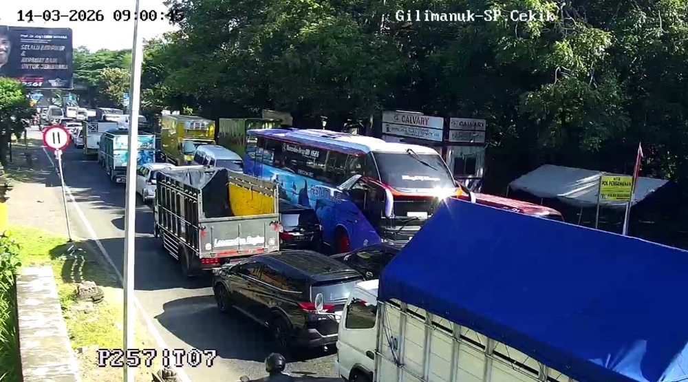 Polda Bali Hentikan Truk Besar, Antrean Mudik di Gilimanuk Mengular hingga 10 KM