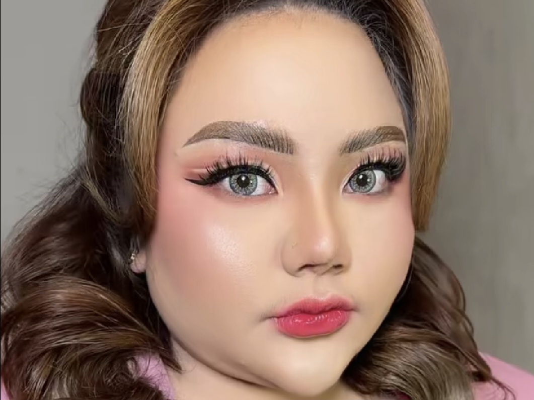 Bukan Main! Lisa Mariana Rela Sewa MUA Demi Tampil Menor di Sidang Perdana Gugatan Perdata di PN Bandung