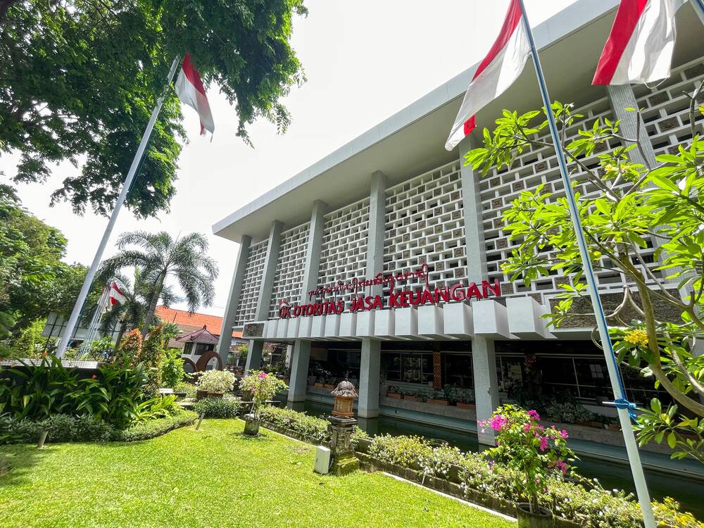 OJK Atur Tenaga Kerja Asing di Perbankan, Wajib Transfer Ilmu Pengetahuan