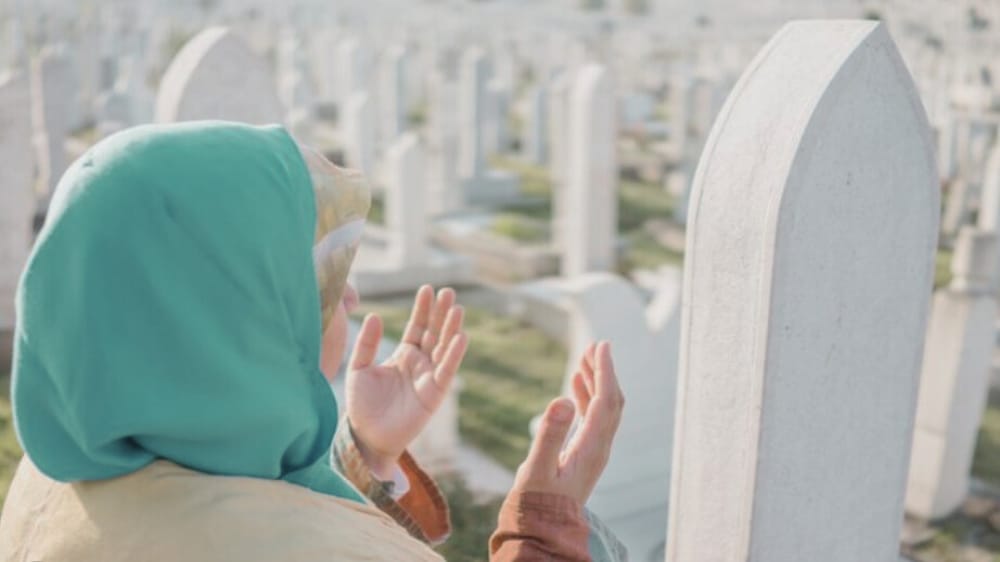 Tradisi Ziarah Kubur Sebelum Ramadan, Simak Doa dan Keutamaannya