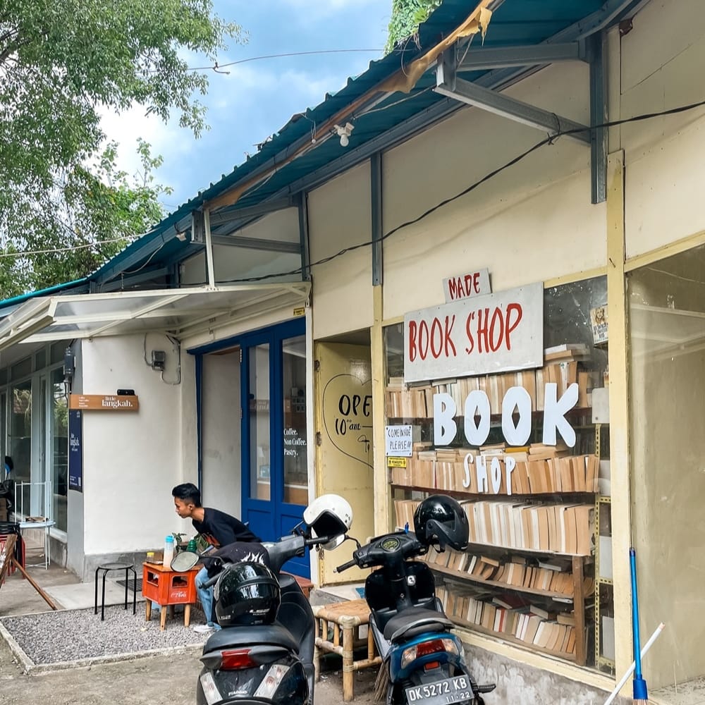 Surga untuk Pecinta Buku Ini 5 Toko Buku di Bali untuk Menemani Liburanmu