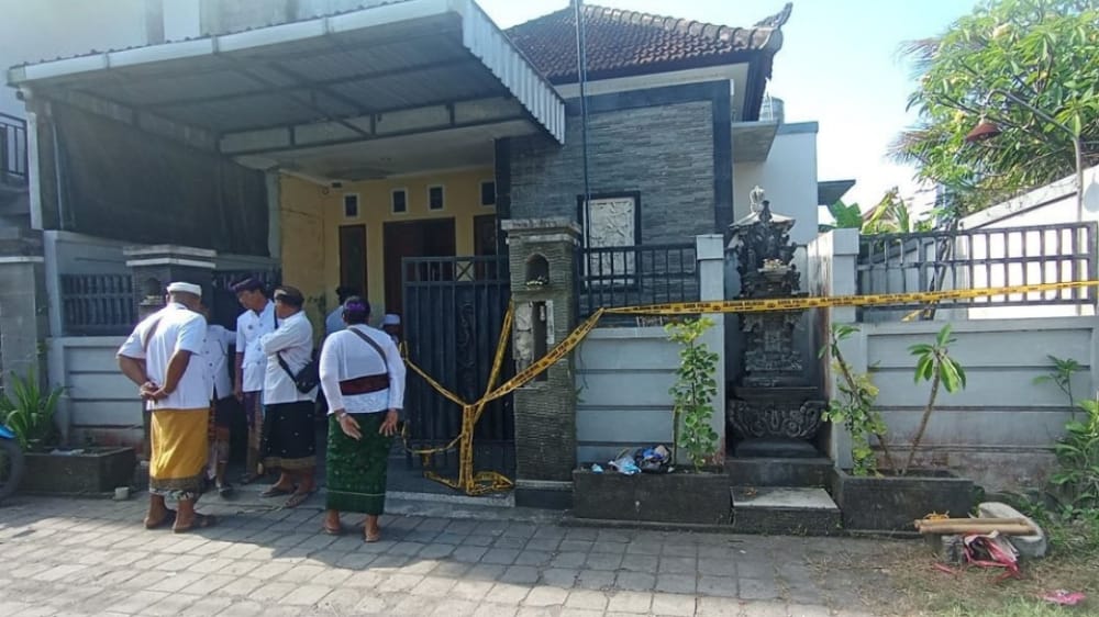 Warga Batubulan Kangin Geger, Jasad Bayi Ditemukan Terkubur di Bawah Palinggih