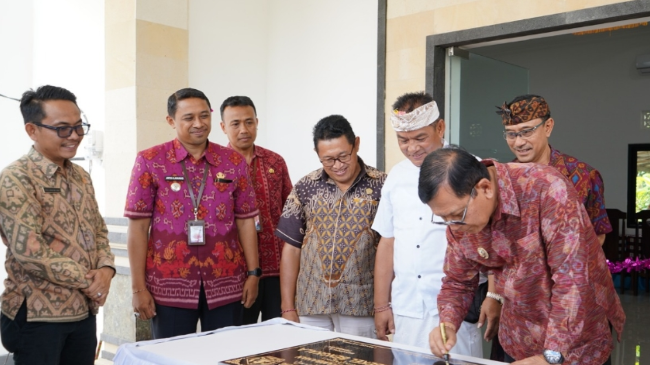 Bupati Buleleng Resmikan Gedung Kantor Perbekel Desa Bengkala