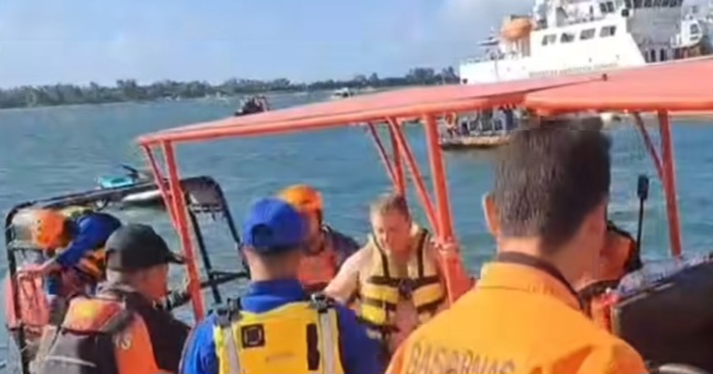 Bule Amerika Kehabisan Bensin saat Main Jetski, Terombang-ambing Semalaman di Laut Bali