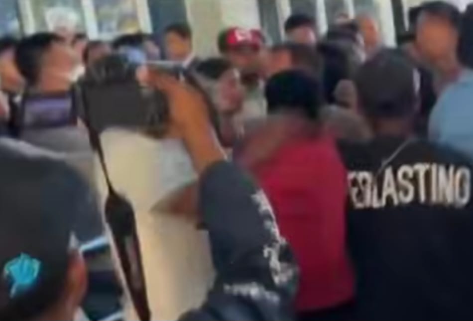 Diteriaki Penipu di Sorong, Bahlil Lahadalia Malah Kabur Lewat Pintu Belakang