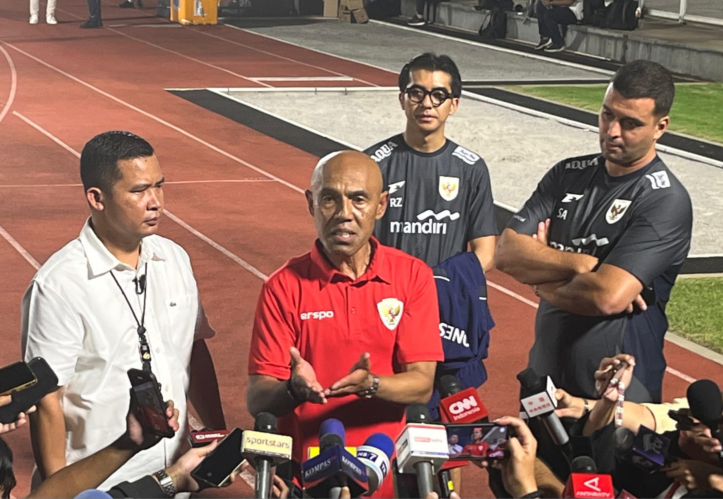 Scouting Timnas Simon Tahamata Beberkan Kriteria Pemain Idamannya, Bakal Ada Naturalisasi Lagi?