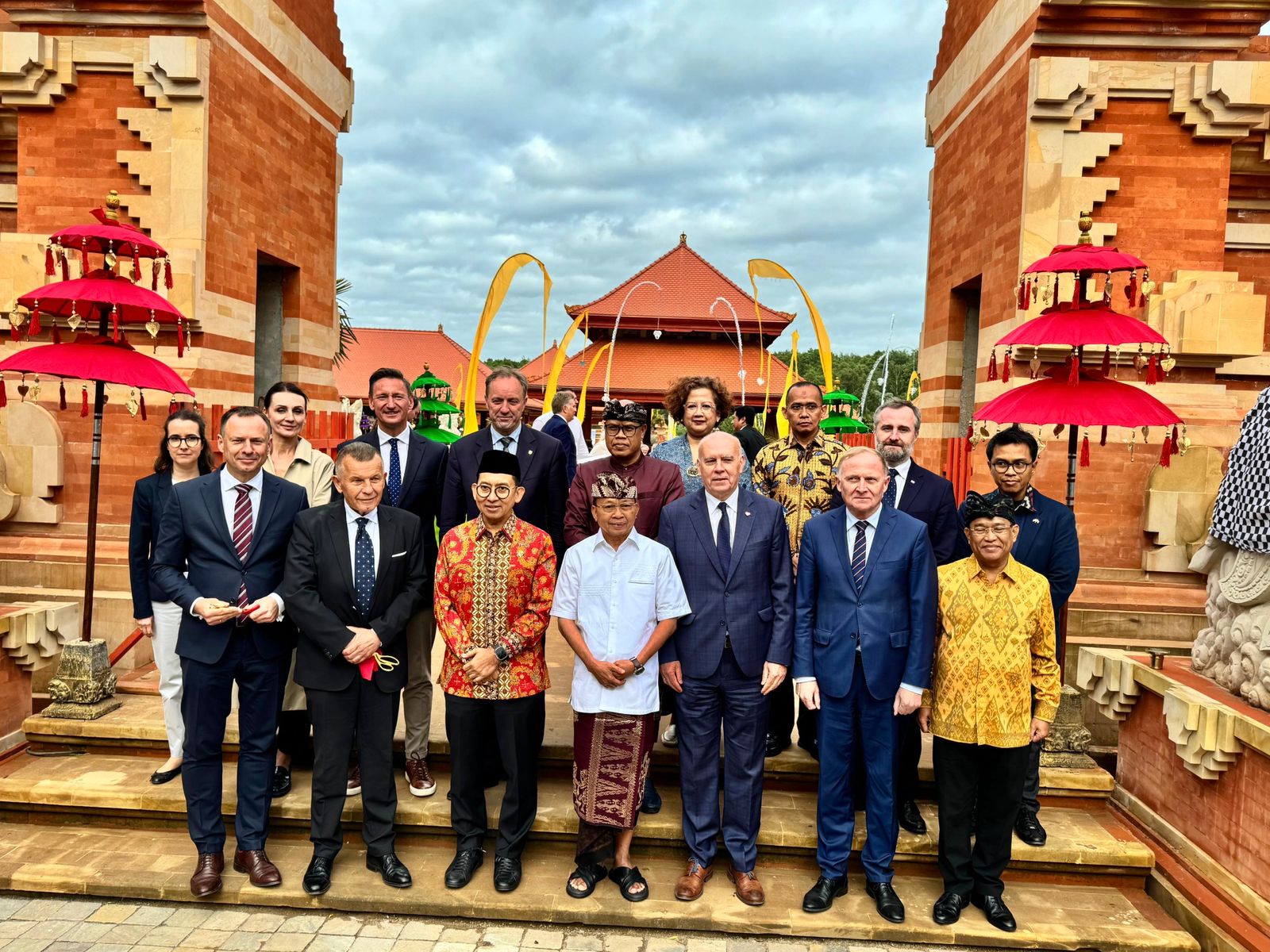 Gubernur Koster Bangun Taman Budaya Bali Indah di Polandia, Ada Pura Setinggi 16 Meter