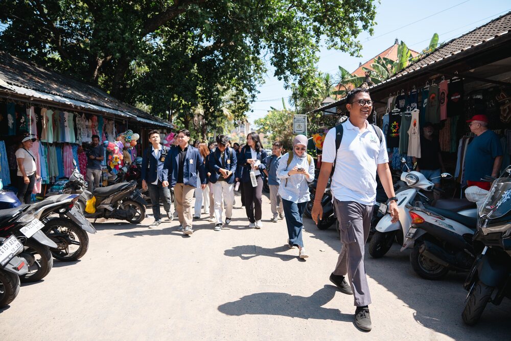 Mahasiswa Unud Soroti Tantangan Pariwisata dan Target Emisi Nol Bali