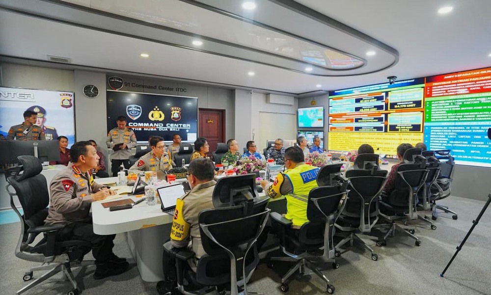 Dari Command Center Bali, Kapolri Monitoring Keamanan dan Arus Wisata Lebaran 2026 se-Indonesia