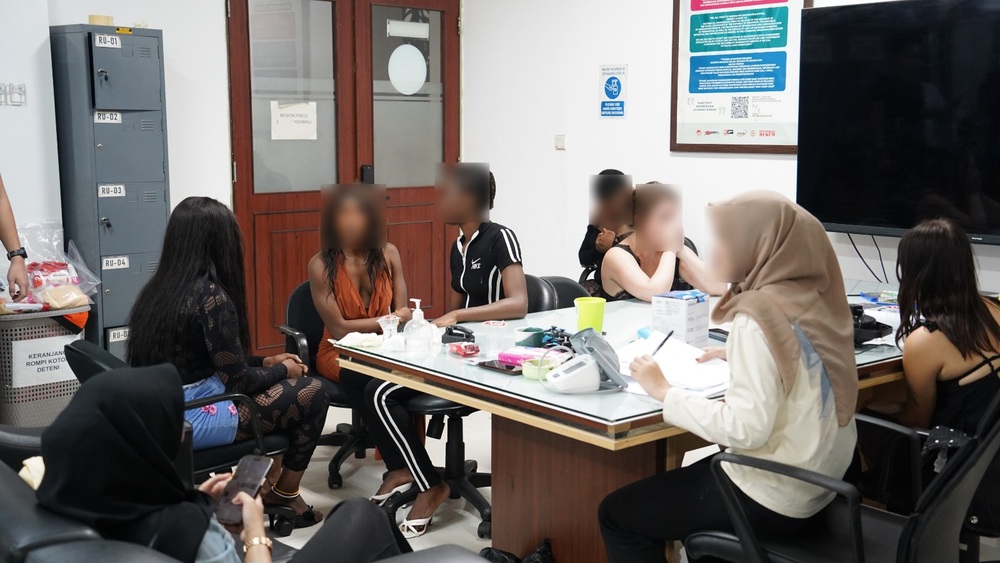 Imigrasi Bali Bongkar Dugaan Prostitusi WNA di Canggu-Umalas, 13 Bule Ditangkap