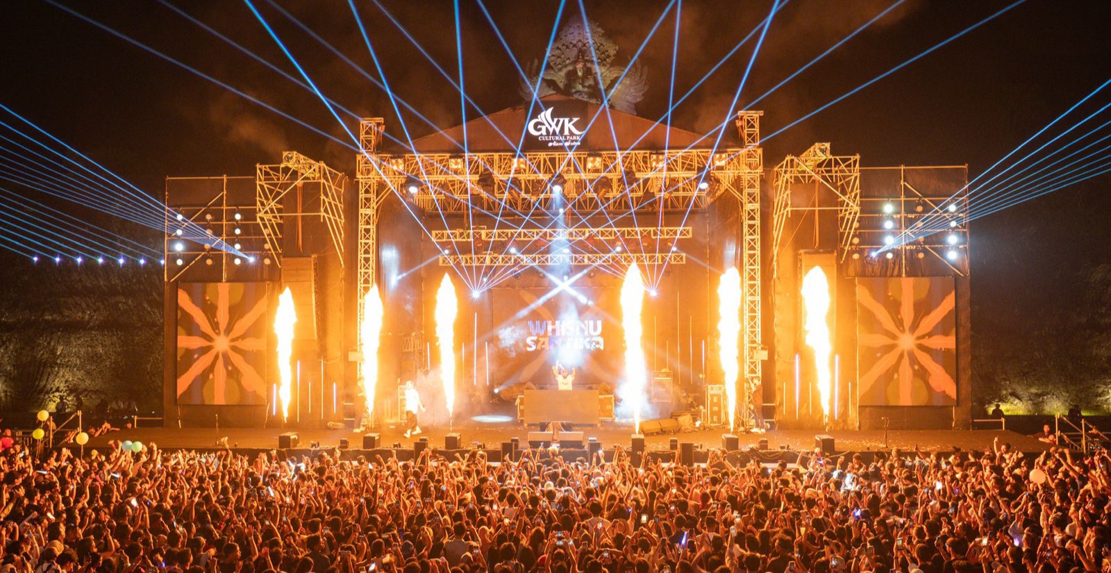 Neon Gear dan Laser Show Warnai GWK Bali Countdown 2026