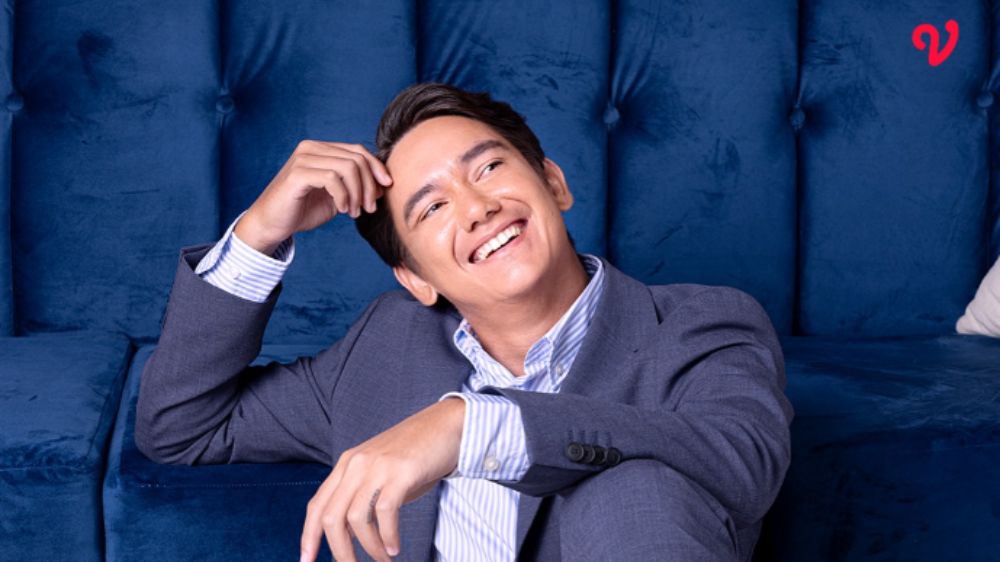 Adipati Tunjukkan Transformasi Akting Lewat Peran Bos Perfeksionis di Film What's Up With Secretary Kim?