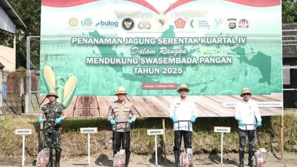 Dukung Swasembada Pangan, Polda Bali Gelar Penanaman Jagung Serentak di Gianyar
