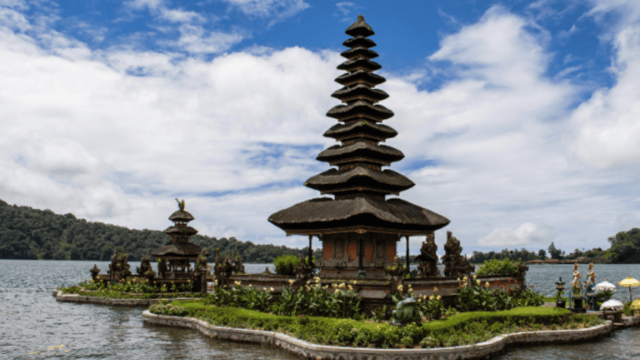 Harga Tiket Pesawat Jakarta-Bali Jelang Long Weekend, Paling Murah Maskapai Apa?