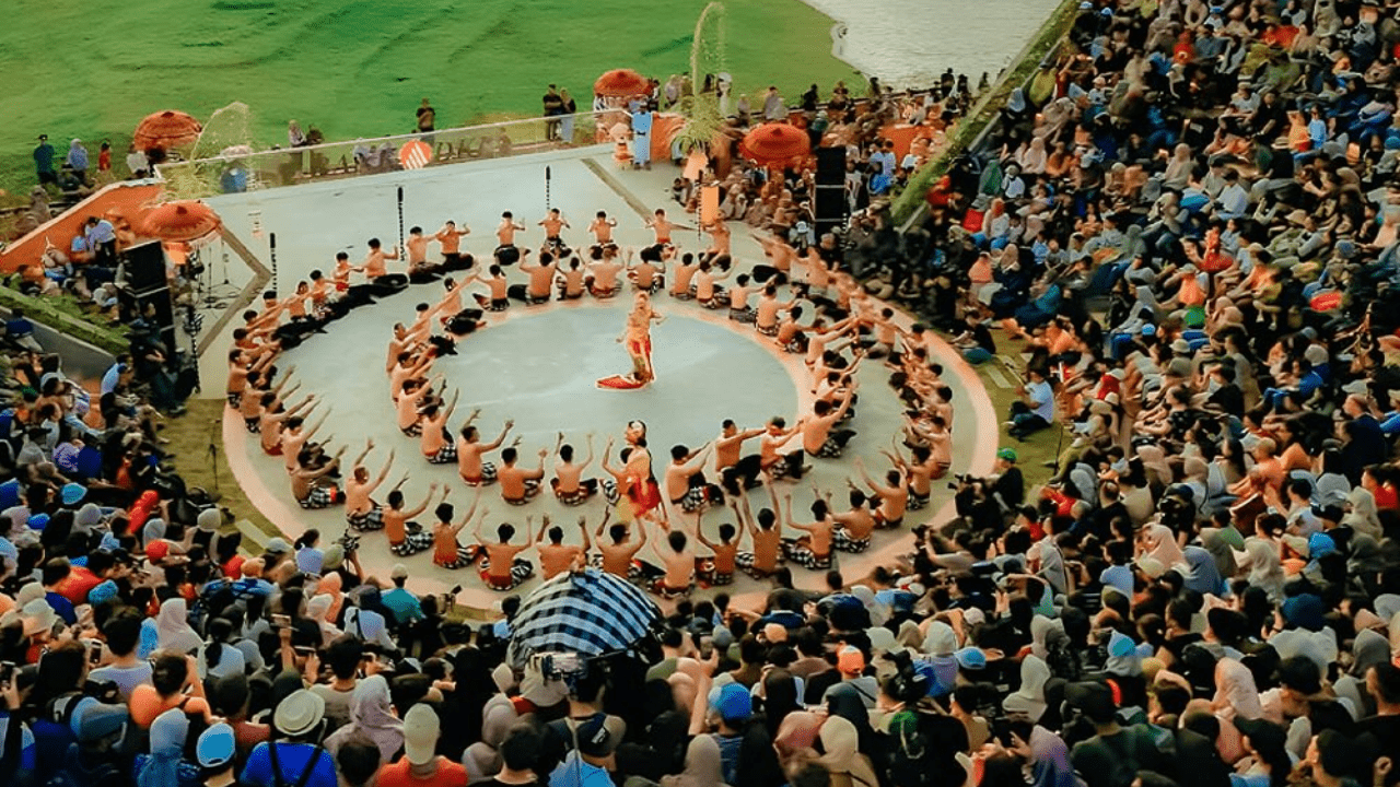 Nggak Perlu ke Bali, Ini Jadwal Pertunjukan Tari Kecak di TMII Sabtu 31 Mei 2025
