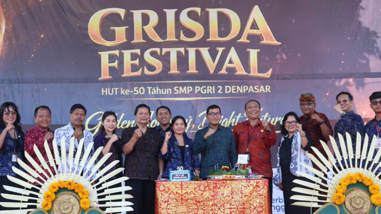 Pj. Sekda Denpasar Hadiri Puncak Perayaan HUT Ke-50 SMP PGRI 2 Denpasar