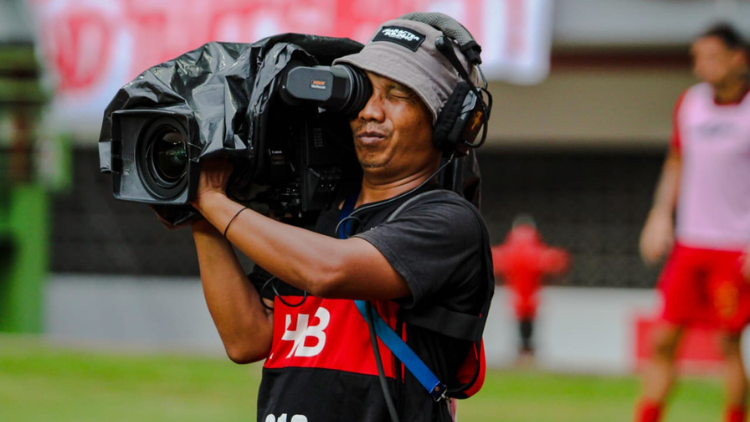 Kisah di Balik Layar Jernih Tayangan Kompetisi BRI Super League, Rendy: Kalau Hujan Selamatkan Kamera Dulu