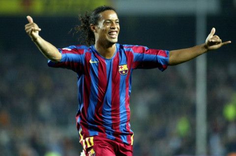 Legenda Kembali! Ronaldinho Tampil di Iklan Shopee, Netizen Nostalgia Gol Ikoniknya