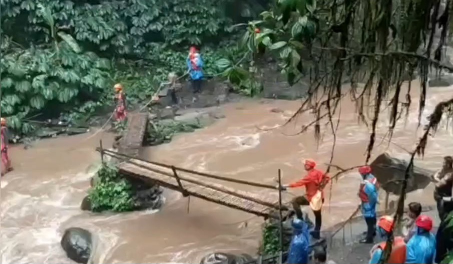 Pegawai Kominfo Badung Ditemukan Tewas Setelah Terseret Arus Air Terjun Nungnung