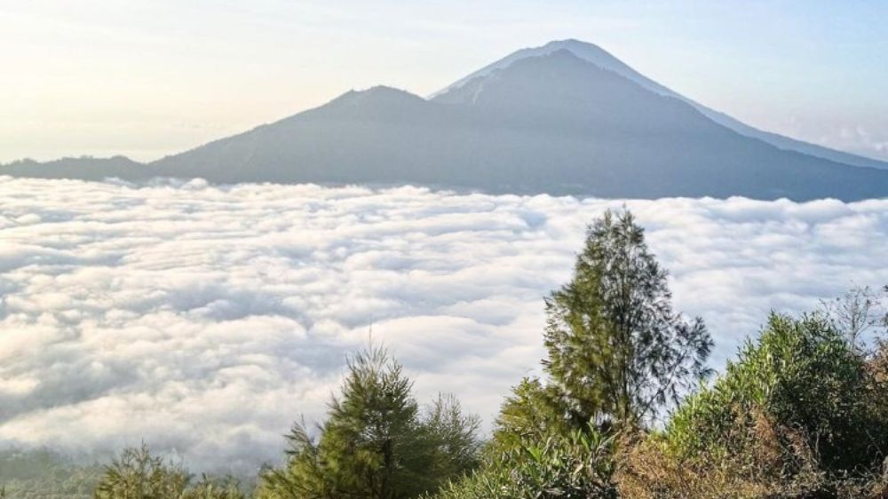 Selain Pantai, Inilah 5 Gunung di Bali yang Menawarkan Pesona Mendaki