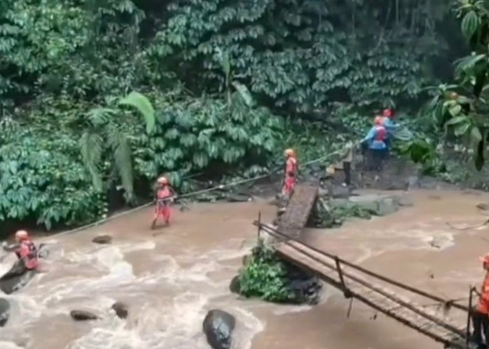 Pegawai Kominfo Badung Hilang Terseret Arus Air Terjun Nungnung, Hingga Saat Ini Belum Ditemukan