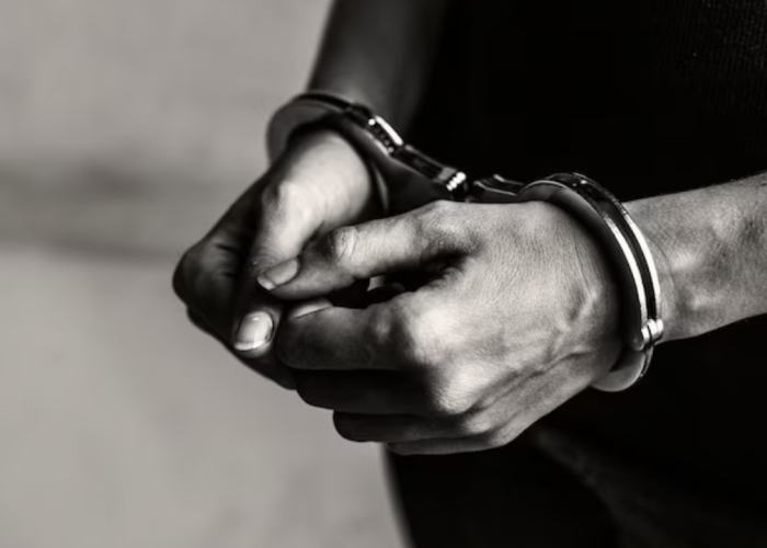 Polres Gresik Ciduk Admin Grup 'Cinta  Sedarah' di Bali, Konten Berbau Pornografi!