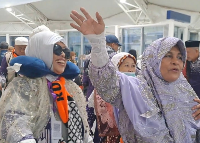 388 Jamaah Haji Asal Makassar Dipulangkan Perdana dari Bandara Madinah, Petugas: Berlangsung Bertahap