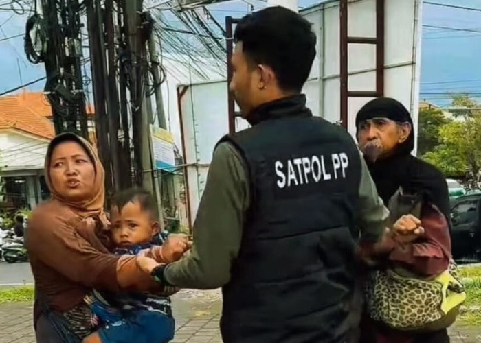 Jaga Ketertiban Kota, Satpol PP Denpasar Amankan 18 Pengemis dan Pengamen